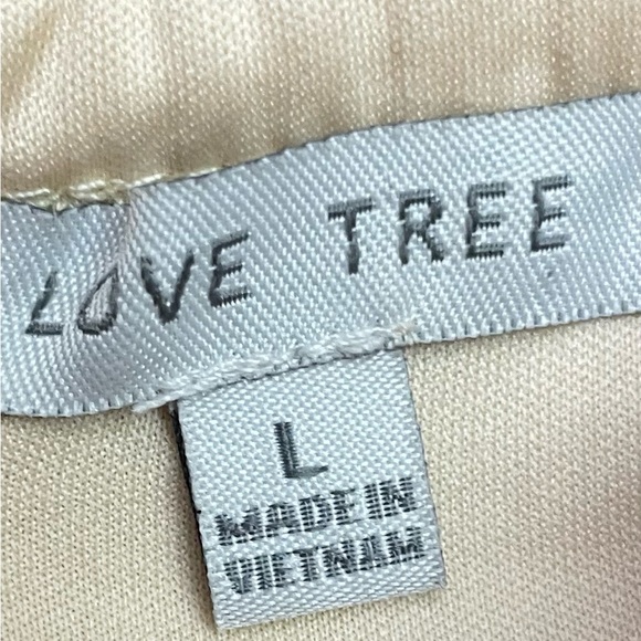 Love Tree Crochet Sleeveless Lace Dress - Picture 2 of 13